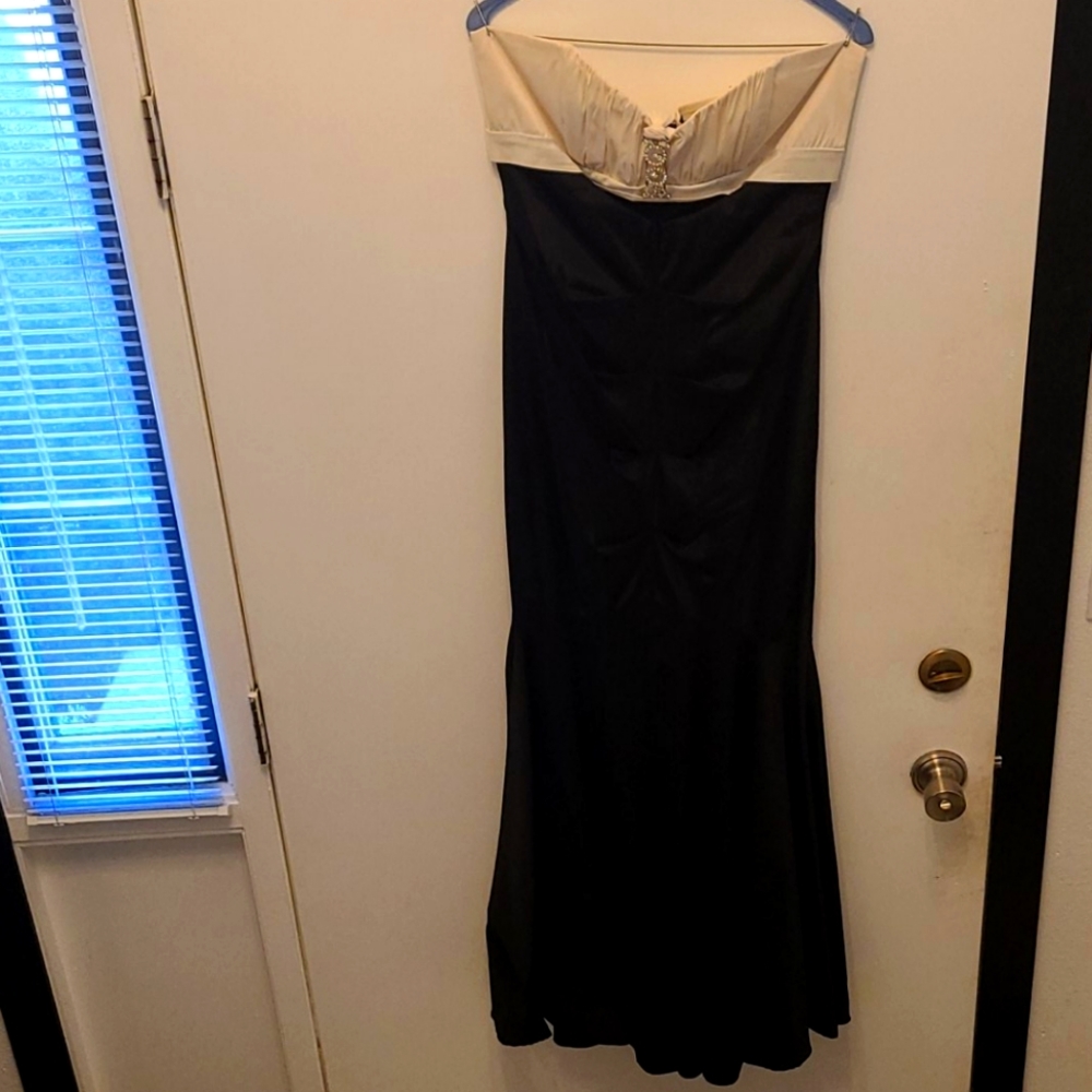 DJ-Jaz- Mermaid gown- Size 14- Black/Cream